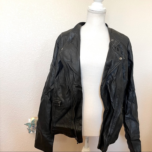 Torrid black leather motto jacket 4x - Picture 7 of 7